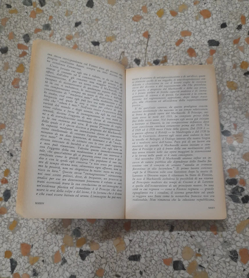 IL PRINCIPE E DISCORSI. NICCOLO' MACHIAVELLI. FELTRINELLI EDITORE. 1° EDIZIONE 1960. SERIE: UNIVERSALE ECONOMICA FELTRINELLI 320-1 OPERE 1. VOLUME DOPPIO.