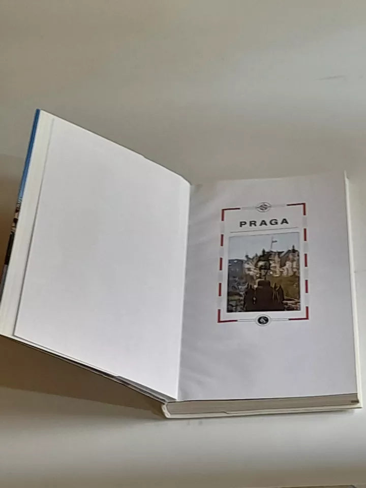 PRAGA. COLLANA: CITY BOOK. A CURA DI VLADIMIR SOUKUP. EDIZIONE SPECIALE PER IL CORRIERE DELLA SERA, 2005.