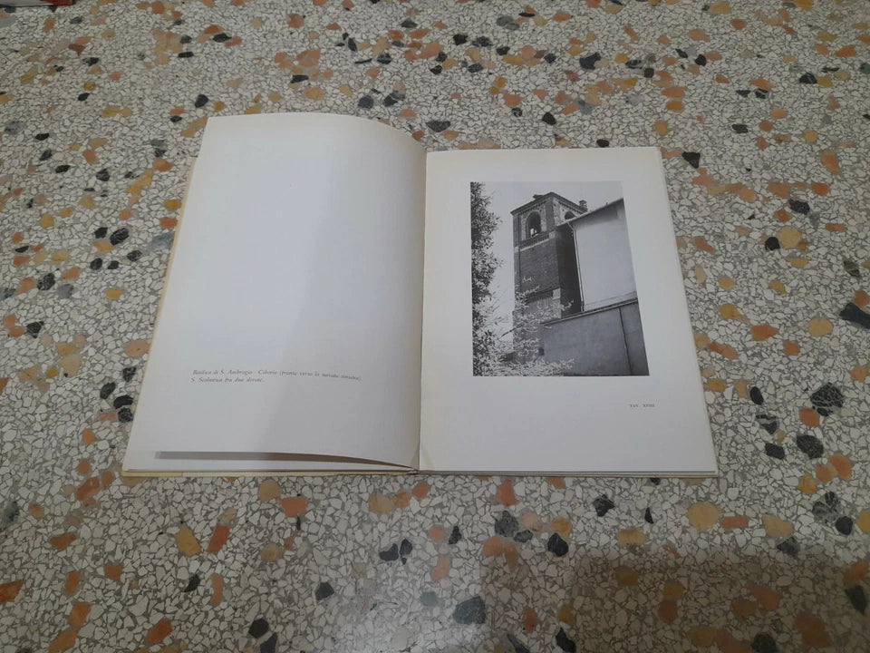 ARCHITETTURA E DECORAZIONI NELLE CHIESE DI MILANO. EVA TEA. A CURA DEL BANCO AMBROSIANO. EDIZIONE FUORI COMMERCIO 1952.