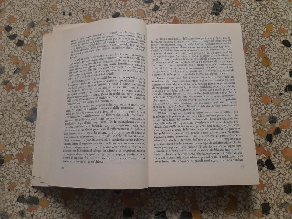 BOLOGNA QUALE FUTURO. EDITORI RIUNITI. LUCIANO GUERZONI, RENZO IMBENI, RENATO ZANGHERI, ADALBERTO MINUCCI. 1° EDIZIONE 1982.