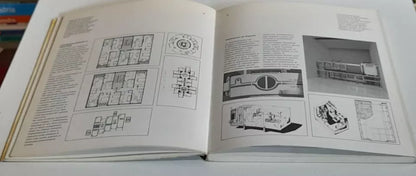 LA CULTURA DEL "TRIDIMENSIONALE" EDILIZIA INDUSTRIALE CON ELEMENTI CELLULARI. AA.VV. BE-MA EDITRICE. 1° EDIZIONE 1981. COLLANA: TECNICHE E MATERIALI.