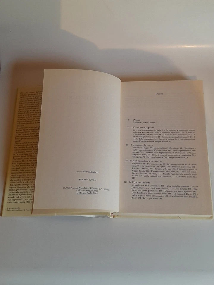 I NUOVI ITALIANI. LIVIA TURCO CON PAOLA TAVELLA. MONDADORI EDITORE. COLLANA: FRECCE. 2° EDIZIONE LUGLIO 2005.