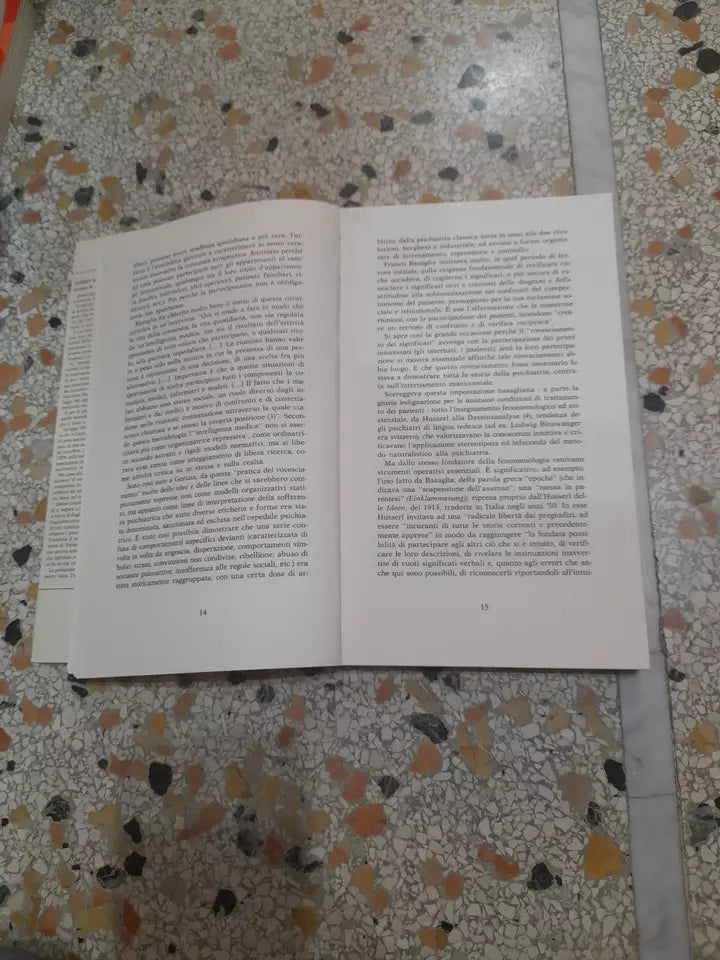 PAROLA DI MATTI E ANCHE NOSTRA. GIGI ATTANASIO - GISELLA FILIPPI. BERTANI EDITORE. COLLANA:  I SENZASTORIA 4. RISTAMPA 1989.