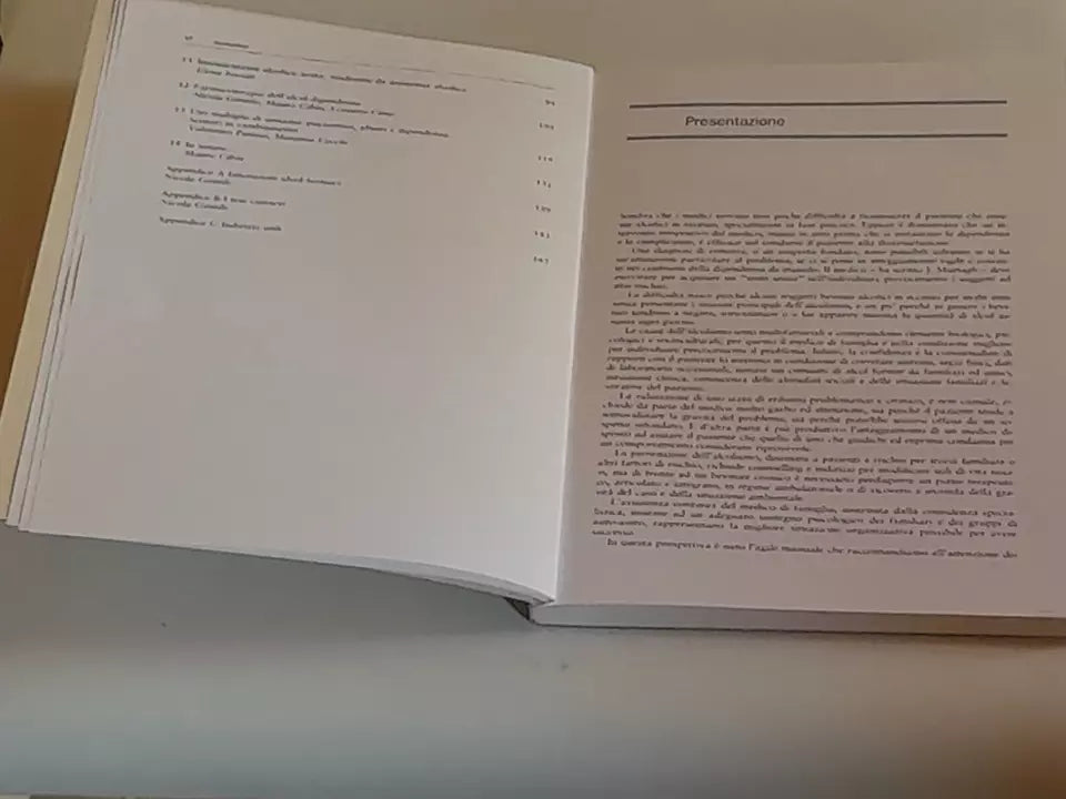 ALCOL E MEDICO DI FAMIGLIA. AA.VV. CENTRO SCIENTIFICO EDITORE. EDIZIONE FUORI COMMERCIO 1998.