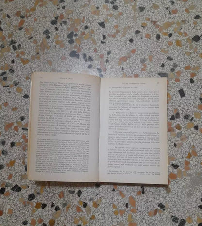 LA SOCIOLOGIA DEL LINGUAGGIO. JOSHUA A. FISHMAN. 1° EDIZIONE 1975. OFFICINA EDIZIONI. COLLANA: OFFICINA / LINGUISTICA 4.