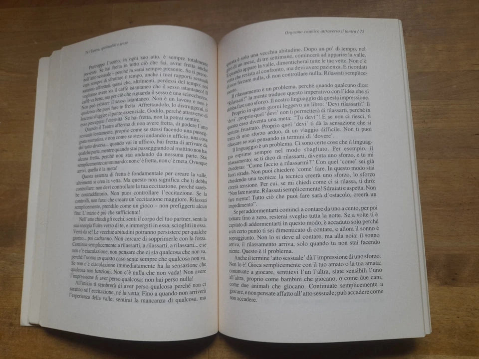TANTRA SPIRITUALITÀ E SESSO. OSHO RAJNEESH. EDIZIONI ECIG. RISTAMPA 1992. VERSIONE ITALIANA DI SWAMI ANAND VIDEHA.