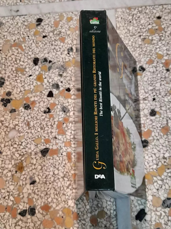 GUIDA GALLO. I MIGLIORI RISOTTI DEI PIU' GRANDI RISTORANTI DEL MONDO. AA.VV. DeAGOSTINI EDITORE. 5° EDIZIONE MARZO 2002. VOLUME BILINGUE: ITALIANO / INGLESE.