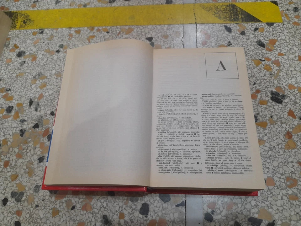 DIZIONARIO. ITALIANO INGLESE - INGLESE ITALIANO. GEOFFREY HUTCHINGS. LIBRITALIA 2000. RISTAMPA.
