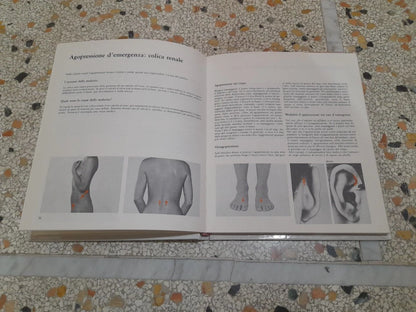 AGOPRESSIONE. COME COMBATTERE DA SOLI MALATTIE, DISFUNZIONI, PICCOLI E GRANDI DISTURBI DI OGNI GENERE. FRANK. R. BAHR. 1° EDIZIONE 1979.