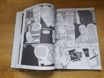 CACCIATORI NELLE TENEBRE. GIANRICO CAROFIGLIO +FRANCESCO CAROFIGLIO. ROMANZO A FUMETTI. ANNO EDIZIONE:2008.