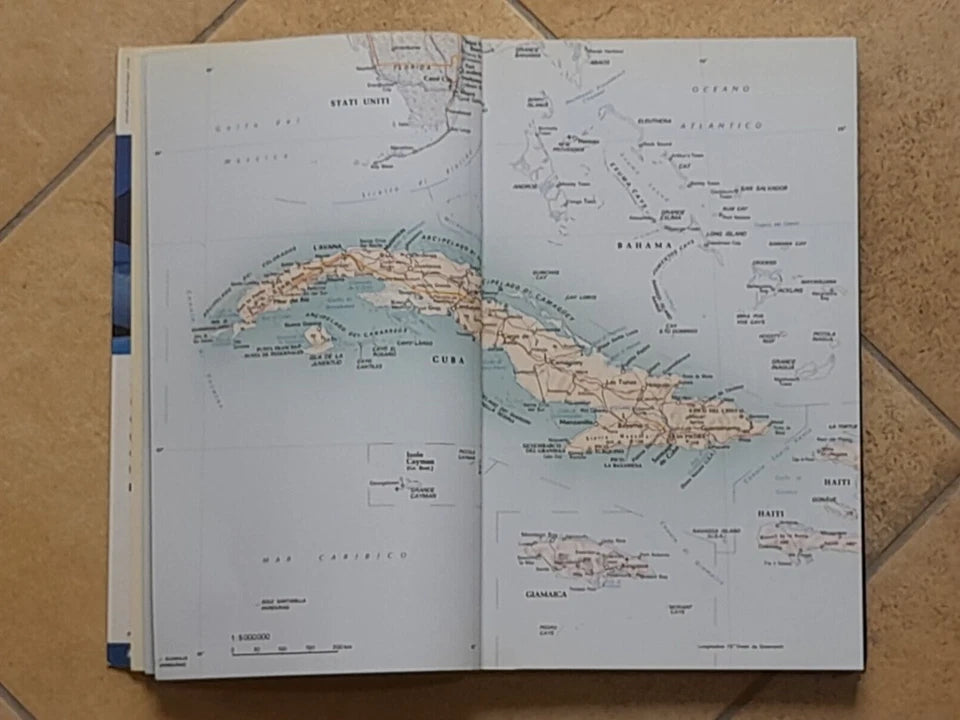 CUBA. TOURING CLUB ITALIANO. COLLANA: LE GUIDE BLU. RISTAMPA 2001. TESTI E RICERCA ICONOGRAFICA DI ROBERTO FRANZONI.