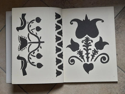 PENNSYLVANIA DUTCH CUT & USE STENCILS. JOANNE C. DAY. 47 FULL-SIZE STENCILS. DOVER PUBLICATIONS, INC., NEW YORK.  1° EDIZIONE ORIGINALE IN LINGUA INGLESE, GIUGNO 1975.