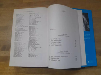 UNA RIVOLUZIONE CI SALVERA'. PERCHE' IL CAPITALISMO NON E' SOSTENIBILE. NAOMI KLEIN. RIZZOLI EDITORE. 1° EDIZIONE 2015.