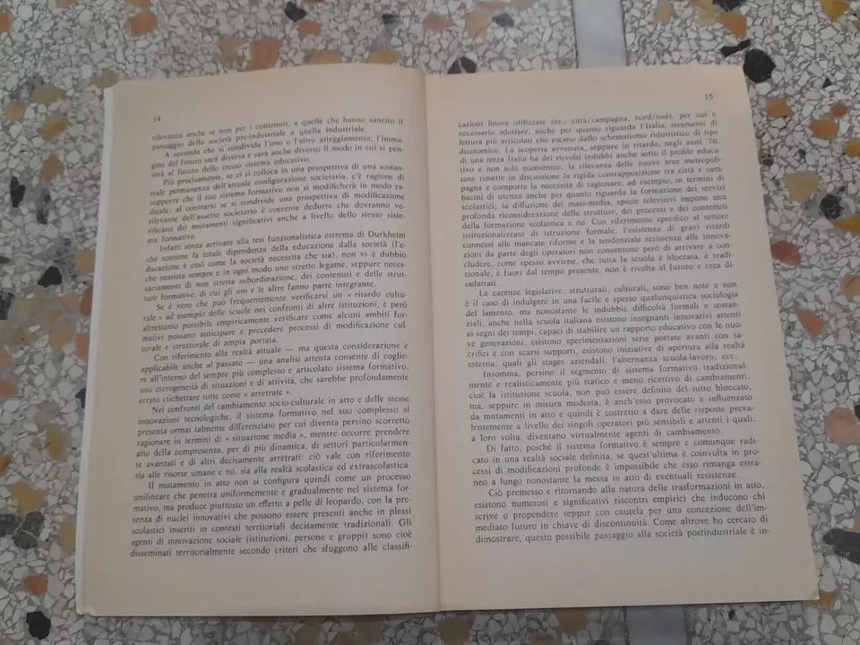 TENDENZE E ISTRUZIONE NEI PAESI OCCIDENTALI. A CURA DI VINCENZO CESAREO E MARIO REGUZZONI S.I. FRANCO ANGELI EDITORE. 1° EDIZIONE 1986.