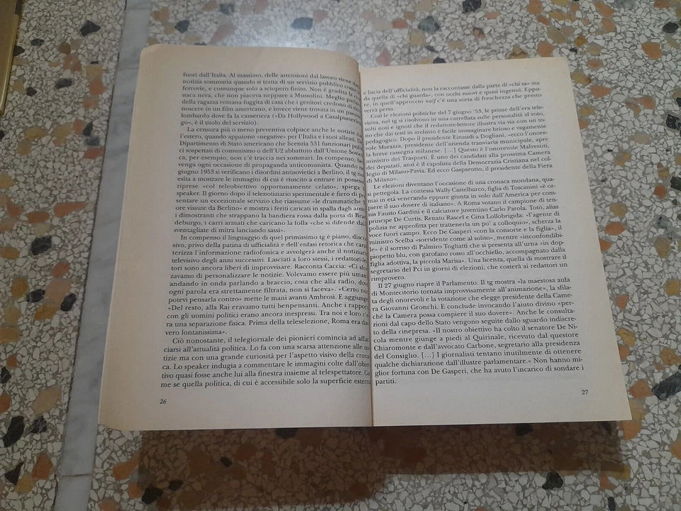 L'AVVENTUROSA STORIA DEL TG IN ITALIA. MARIA GRAZIA BRUZZONE. BUR / RIZZOLI EDITORE. COLLANA: BUR SB SAGGI. 1° EDIZIONE 2002.