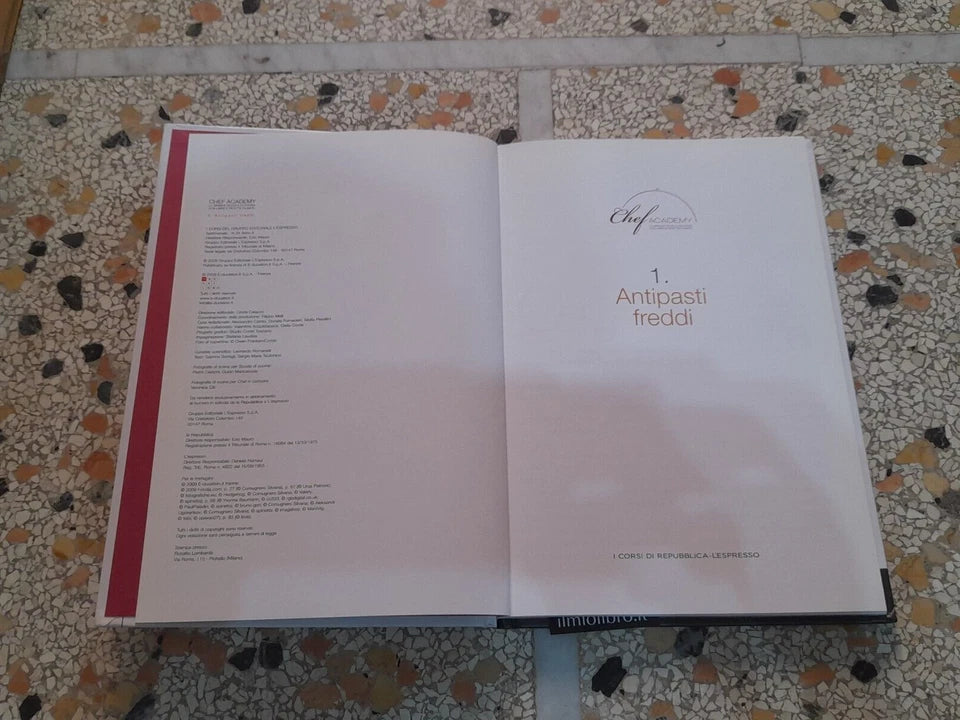 CHEF ACADEMY. 1. ANTIPASTI FREDDI. LIBRO E RICETTE FILMATE. CON 2 DVD. REPUBBLICA - L'ESPRESSO. AA.VV. 1° EDIZIONE 2009.