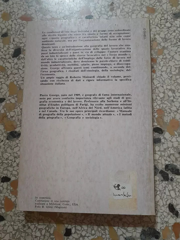 POPOLAZIONI ATTIVE. PIERRE GEORGE. MONDADORI EDITORE. 1° EDIZIONE OSCAR STUDIO MONDADORI 1979. COLLANA: GLI OSCAR STUDIO MONDADORI 71.