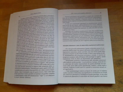 LE BASI SCIENTIFICHE DELLA DIETA MEDITERRANEA. NUTRIZIONE E SALUTE. ELISABETTA AGRADI. VERDUCI EDITORE.1° EDIZONE 1988.