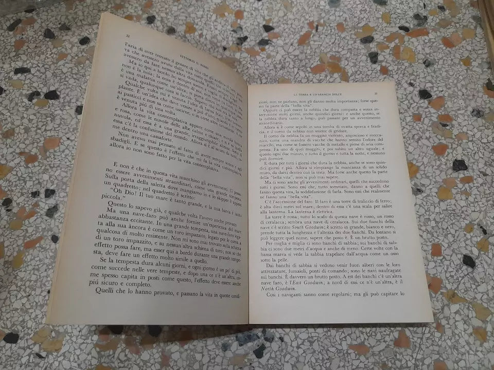 LA TERRA E' UN'ARANCIA DOLCE. VITTORIO G. ROSSI. MONDADORI EDITORE. 2° EDIZIONE 1962. COLLANA: IL BOSCO VOLUME 88.