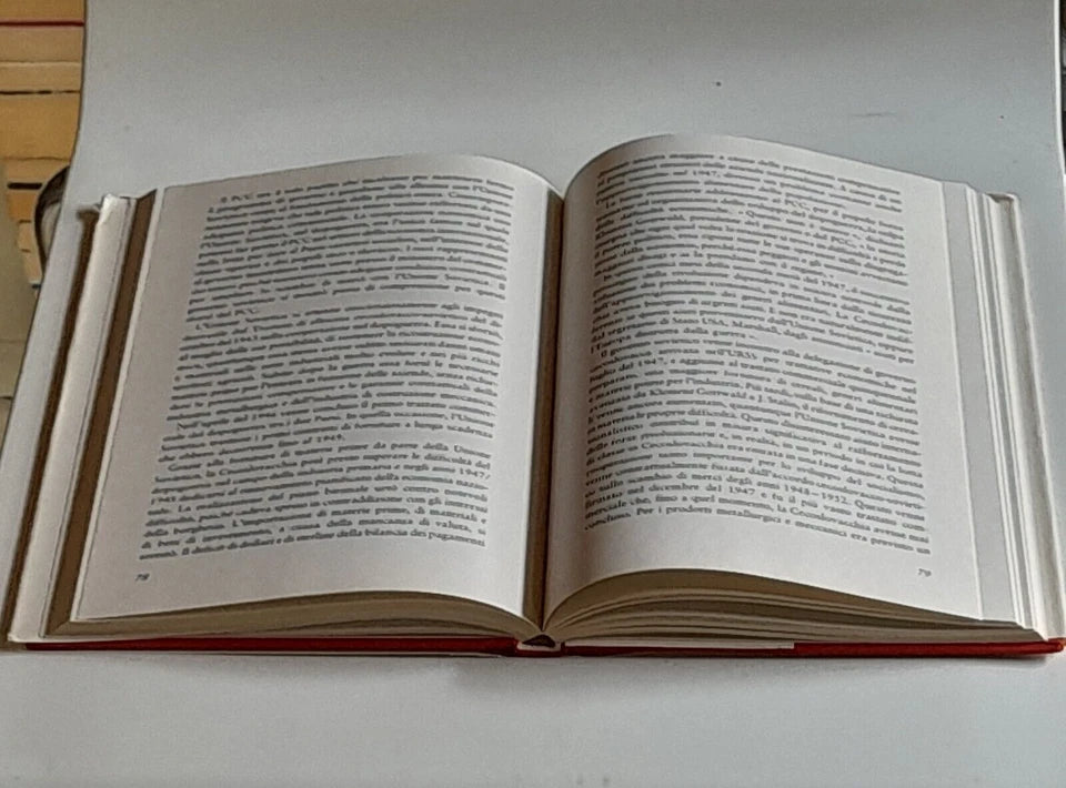 AVANZATA DELLA VITTORIA. AA.VV. EDITORI INTEPRESS, BUDA-PRESS,ORBIS, NOVOSTI,SOFIA..  RISTAMPA 1975.