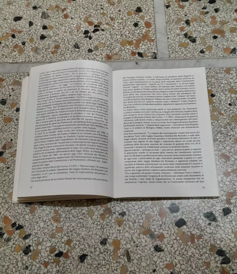 MASSONI A BOLOGNA. ISTITUTO DI STUDI E RICERCHE LEONIDA CASALI. AA.VV. RISTAMPA 1989. COLLANA DI DOCUMENTAZIONE N°1.