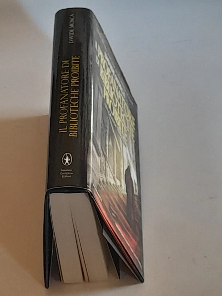 IL PROFANATORE DI BIBLIOTECHE PROIBITE. DAVIDE MOSCA. NEWTON COMPTON DITORI. 4° EDIZIONE 2012.  COLLANA: NUOVA NARRATIVA NEWTON 243.
