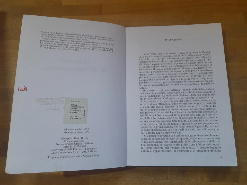 MANUALE DI BIBLIOTECONOMIA. MONTECCHI - VENUDA. EDITRICE BIBLIOGRAFICA. 1° RISTAMPA 1996. COLLANA: BIBLIOGRAFIA E BIBLIOTECOMANIA 50.