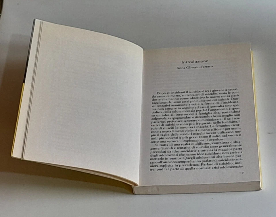 CHIAMARSI FUORI. RAGAZZI CHE NON VOGLIONO PIU' VIVERE. AA.VV. GIUNTI EDITORE. 1° EDIZIONE 2009. COLLANA: PSICOLOGIA.