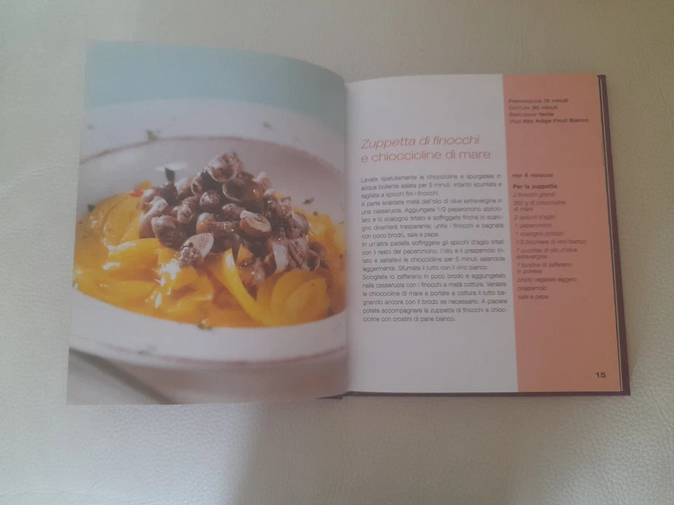 TAVOLE A COLORI. IDEE E RICETTE PER RENDERE UNICA LA TUA TAVOLA. AA.VV. FOOD EDITORE. 1° EDIZIONE 2007.  COLLANA: TUTTI GUSTI.
