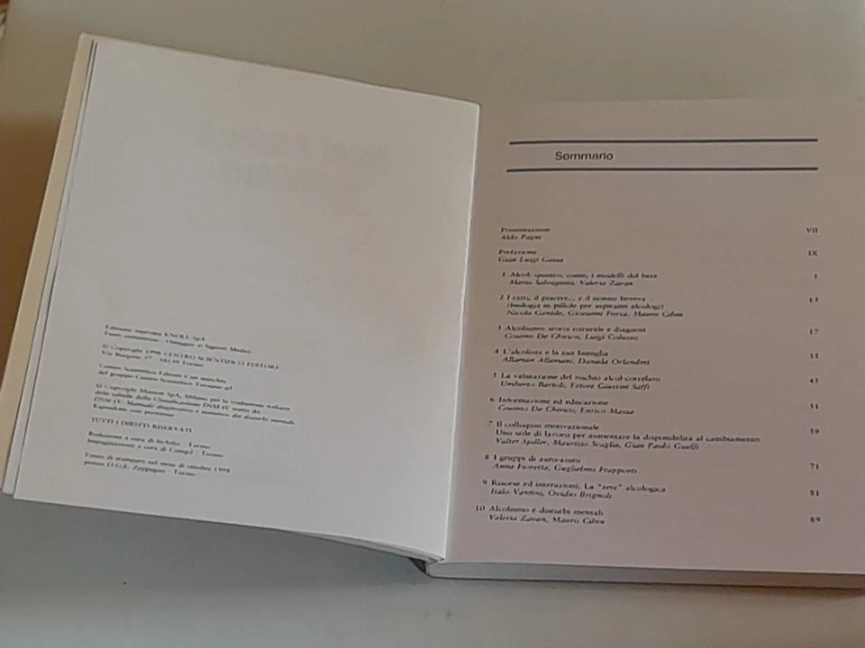 ALCOL E MEDICO DI FAMIGLIA. AA.VV. CENTRO SCIENTIFICO EDITORE. EDIZIONE FUORI COMMERCIO 1998.