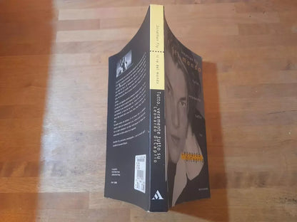 IL RE DEL MONDO. TUTTO, VERAMENTE TUTTO SU LEONARDO DI CAPRIO. JONATHAN FLY. MONDADORI EDITOREI. 1° EDIZIONE 1998. COLLANA: INGRANDIMENTI.